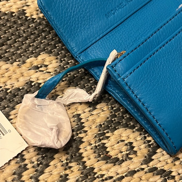 Brand New Michael Kors Jet Set Flap Coinpurse - Picture 6 of 11